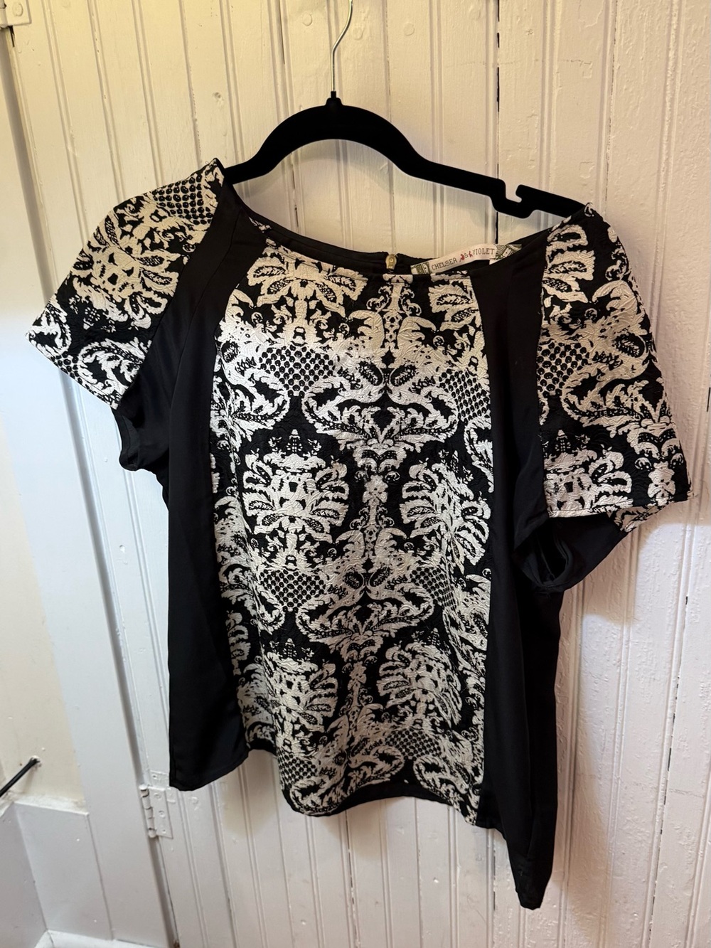 Chelsea & Violet Black and White Damask Short Sleeve Blouse